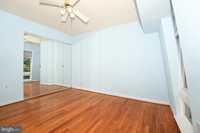 Building Photo - 8147 Inverness Ridge Rd