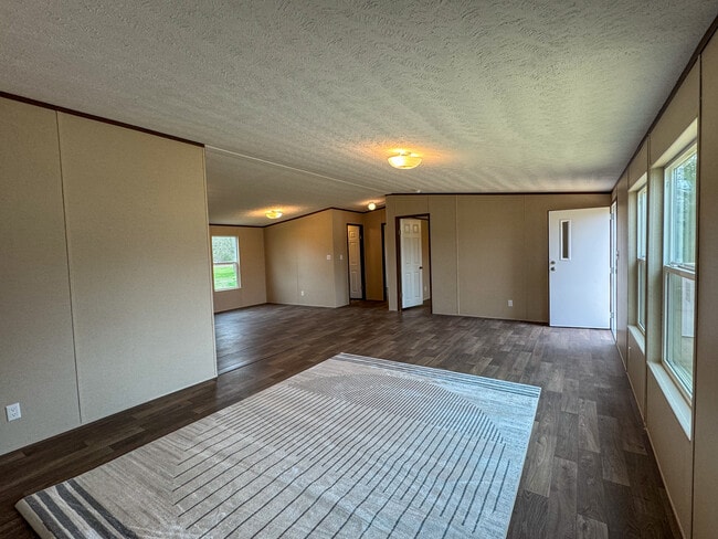 Building Photo - 256 Co Rd 3101