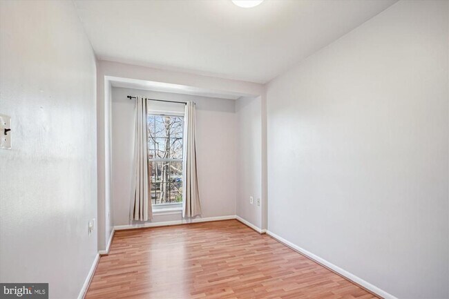 Building Photo - 3356 Woodburn Rd