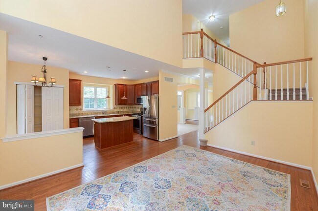 Building Photo - 200 Rolling Hill Dr