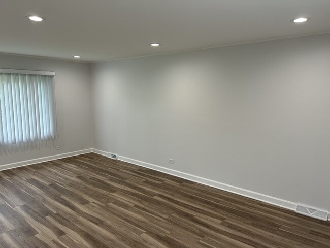 Building Photo - 105 N Phelps Ave