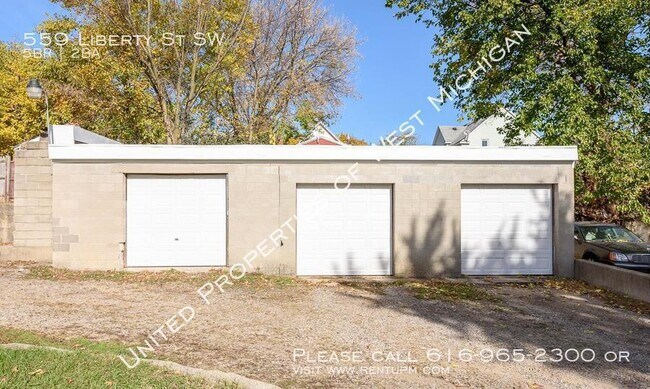 Building Photo - 559 Liberty St SW