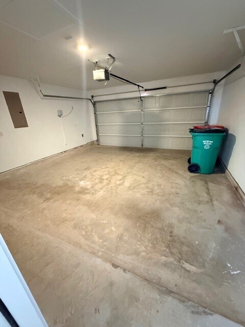 Building Photo - 3049 Pensacola Dr