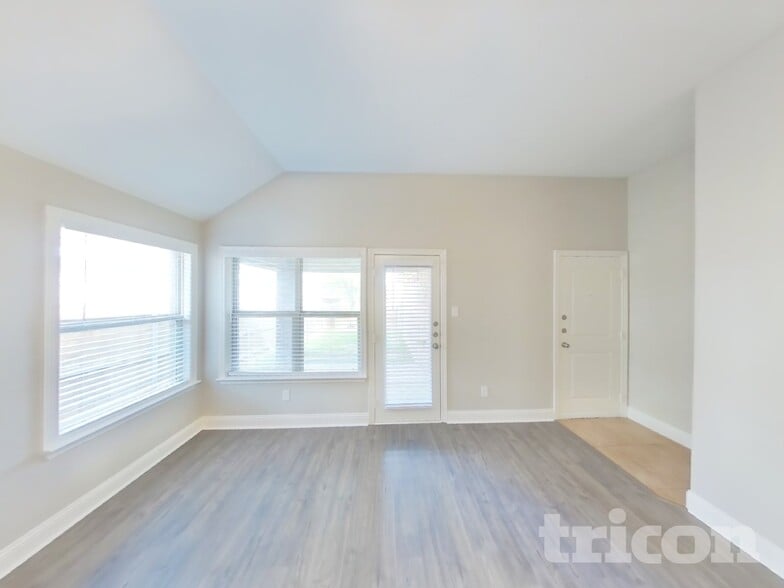 Building Photo - 5856 Burgundy Rose Dr