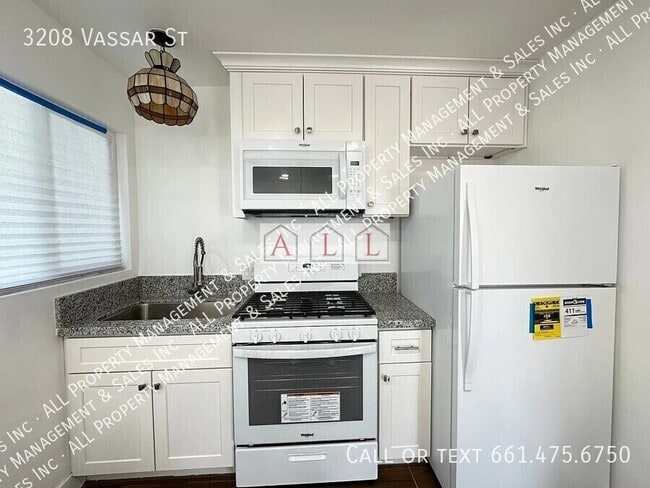 Building Photo - 3208 Vassar St