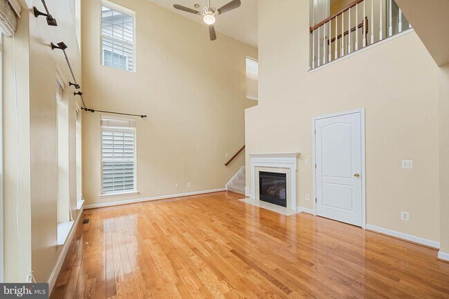 Building Photo - 7517 Lindberg Dr