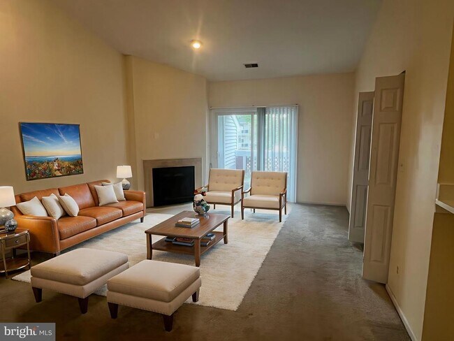 Building Photo - 12889 Grays Pointe Rd