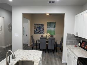 Building Photo - 2611 Lakeridge Dr