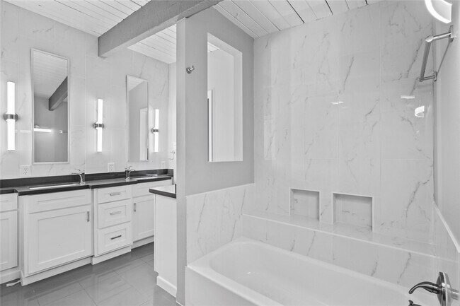 Building Photo - 5001 Nina Lee Ln