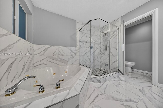 Building Photo - 2801 Coral Shores Dr