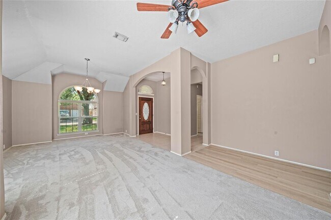 Building Photo - 11843 Leaf Oak Dr