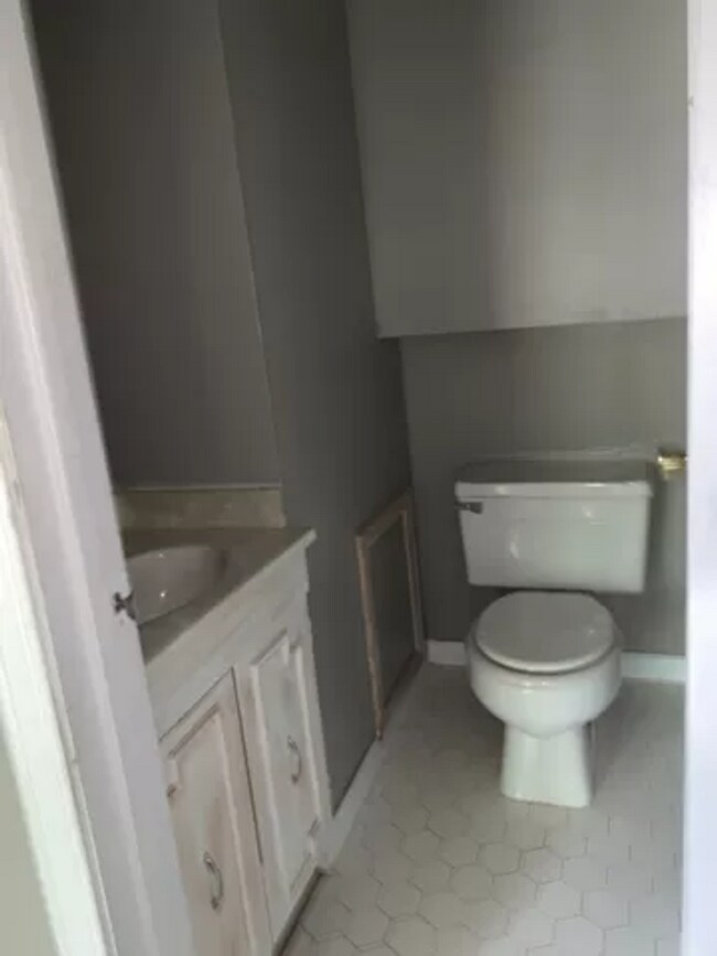 Building Photo - Spacious home in Florence, AL - Walking di...