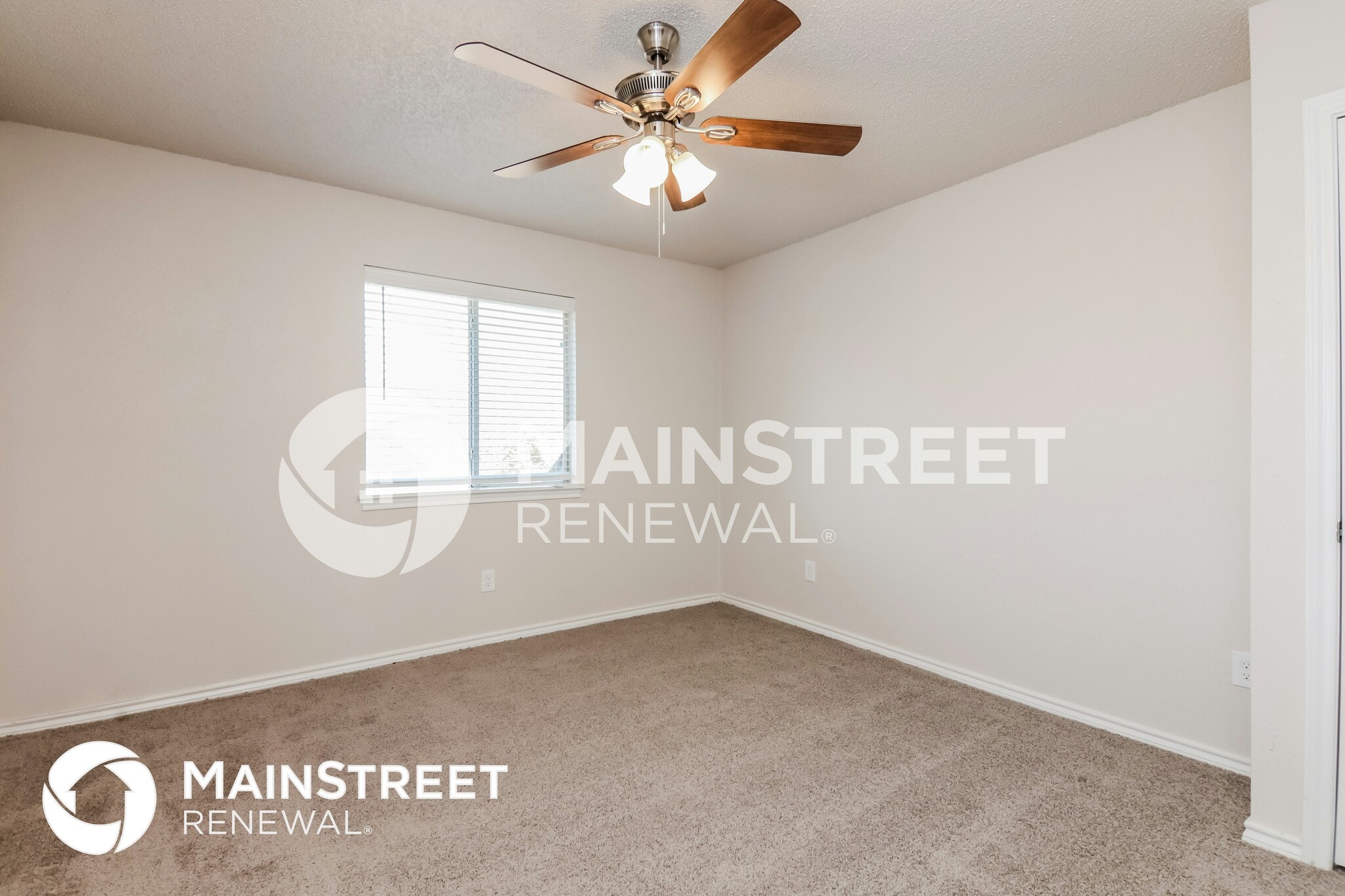 Building Photo - 2801 Willow Ridge Dr