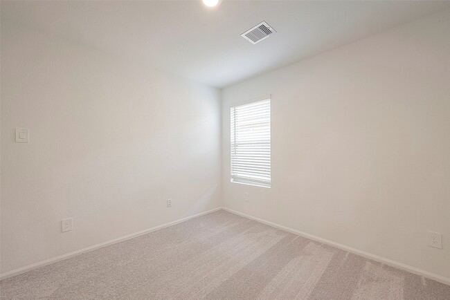 Building Photo - 1491 Las Cuevas Dr