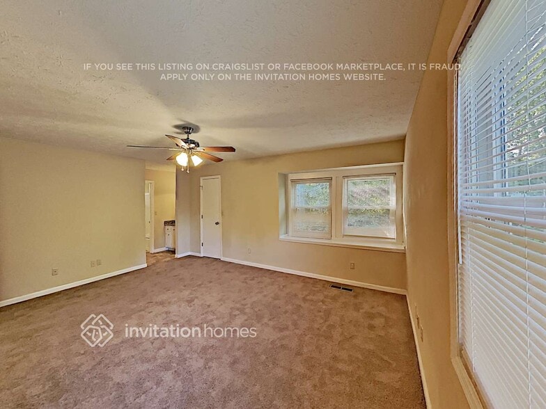 Building Photo - 5002 Maxanne Dr NW