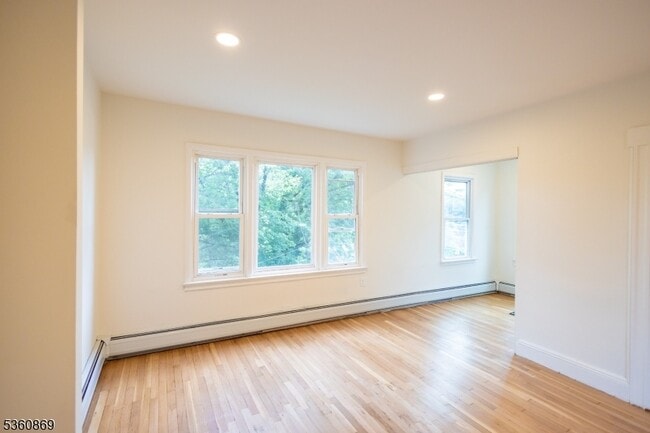 Building Photo - 34 Fairview Pl