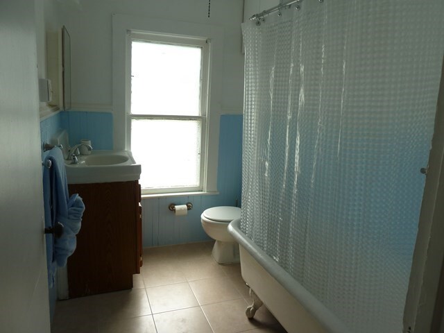 Building Photo - 118-120 W 6th St