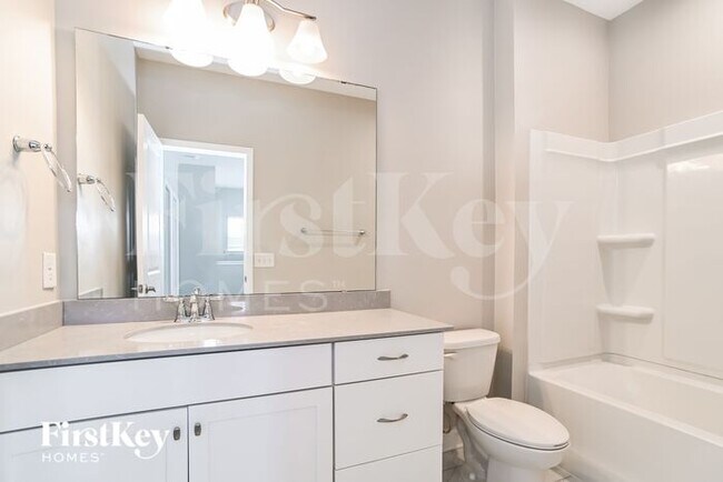 Building Photo - 112 Keats Aly