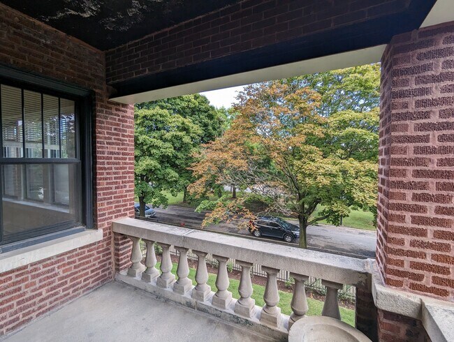 Building Photo - 2526 N Kedzie Blvd