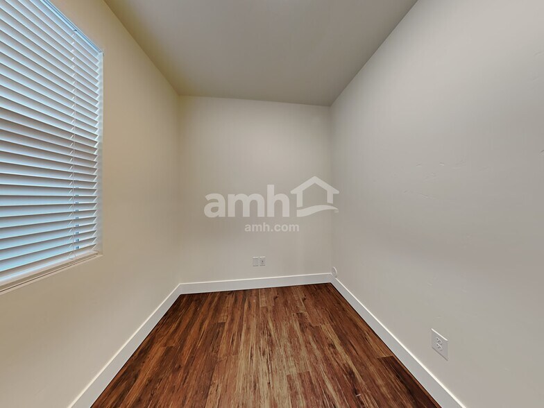 Building Photo - 4094 Bold Stripe Ave