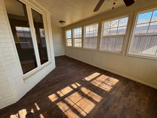 Building Photo - Spacious Home Located Within Few Blocks Of Schools & Close Access To Spur 327 & S. Loop 289!