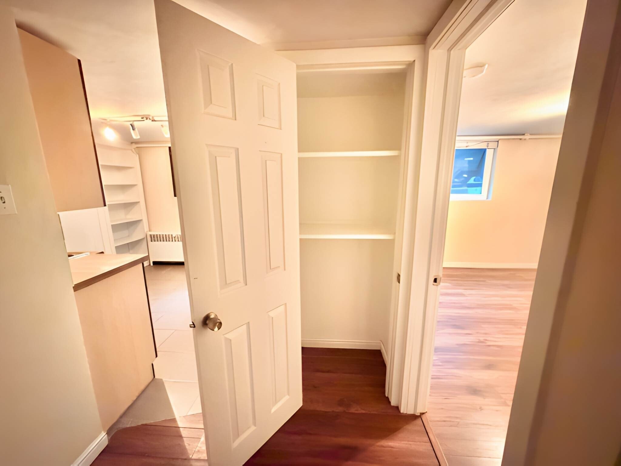 Building Photo - 1995 S Lincoln St