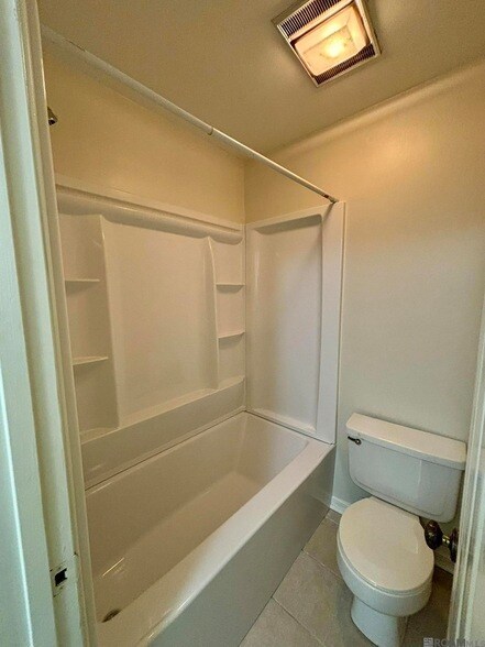 Building Photo - 5416 Heatherstone Dr