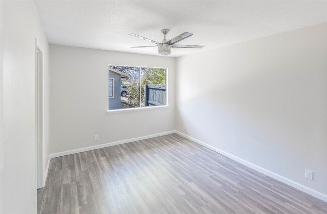 Building Photo - 10309 Burmaster Ln