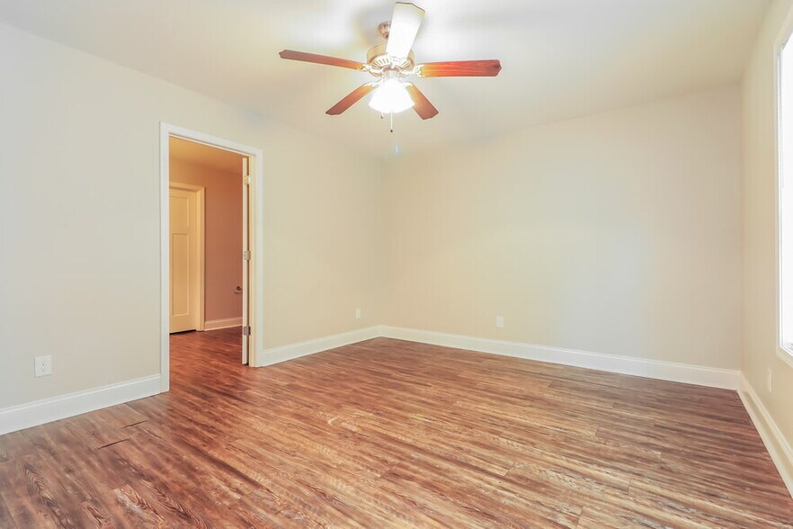 Building Photo - 177 Colony Park Ln