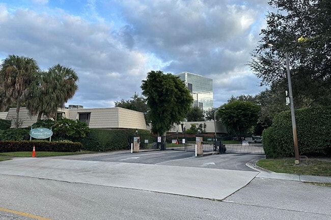 Building Photo - 1700 Embassy Dr