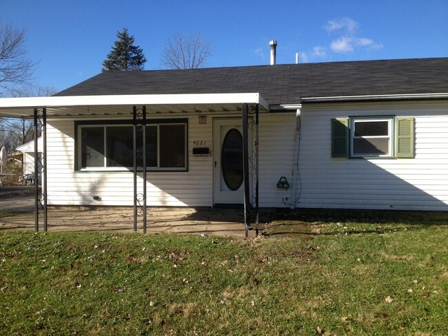 Building Photo - ** 3 Bedroom Ranch in Meadowdale **