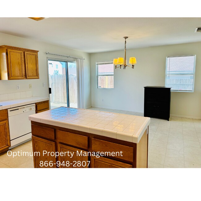 Building Photo - 13634 Winewood St