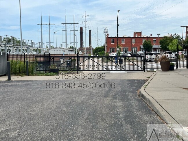 Building Photo - River Market Loft, Secured Parking