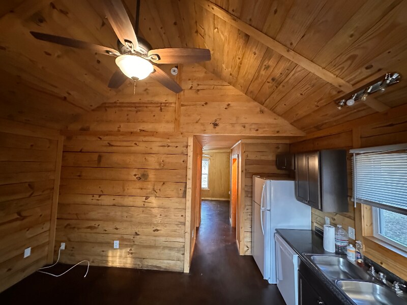 Building Photo - 57 Lee Road 735