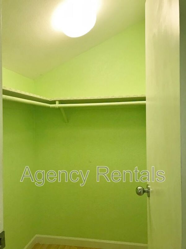 Building Photo - Crosspoint 2S 99-262 Mananai Pl