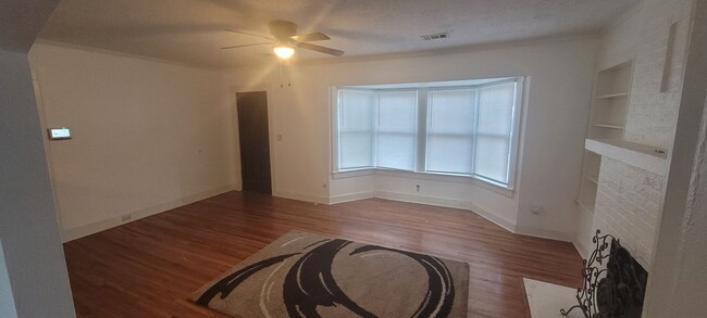 Building Photo - Great 2 bedroom 1 bath Near Midtown Columb...