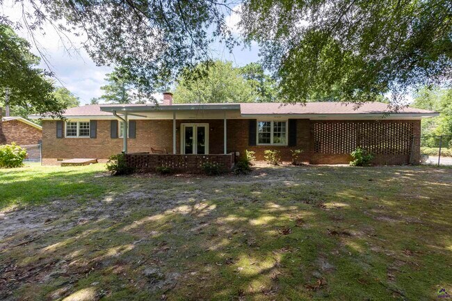 Building Photo - 1726 Greenwood Cir