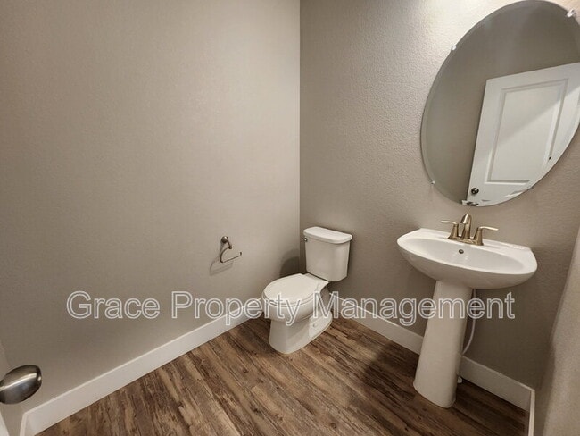 Building Photo - 6259 Bauer Wy