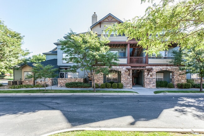 Building Photo - Beautiful 2- Bedroom near Miramont Park!