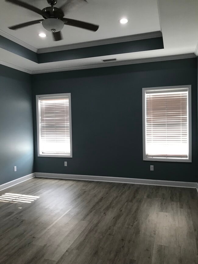 Building Photo - 4639 Headland Ave