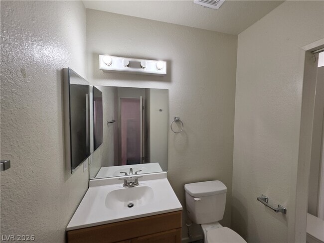 Building Photo - 241 Misty Isle Ln