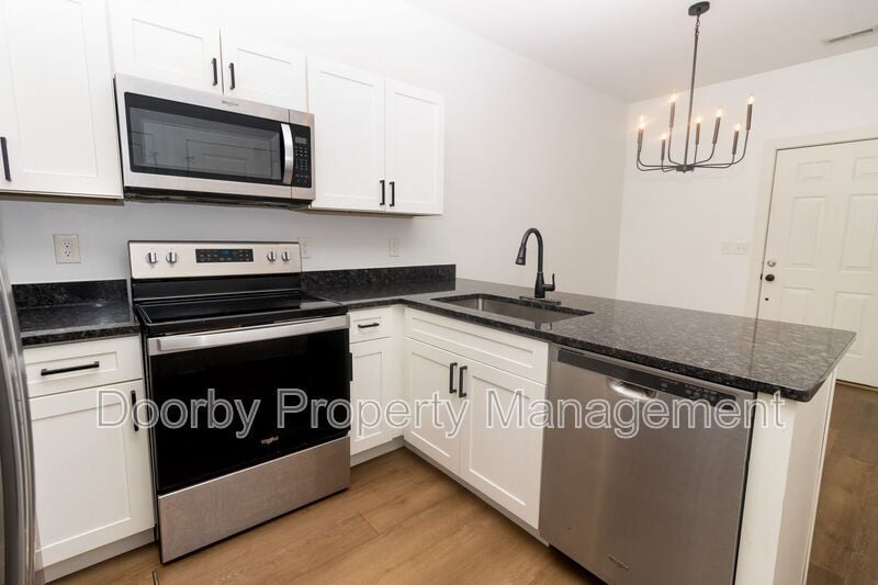 Building Photo - 3016 N Chamberlain Ave