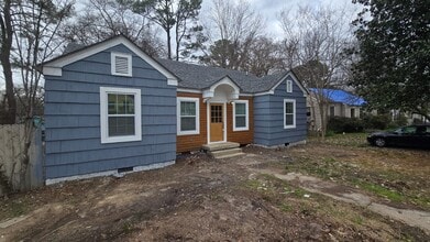 Building Photo - 420 Downing St