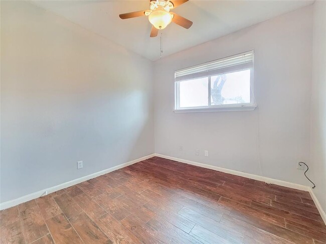 Building Photo - Charming 3-Bed, 1.5-Bath Home in Austin!