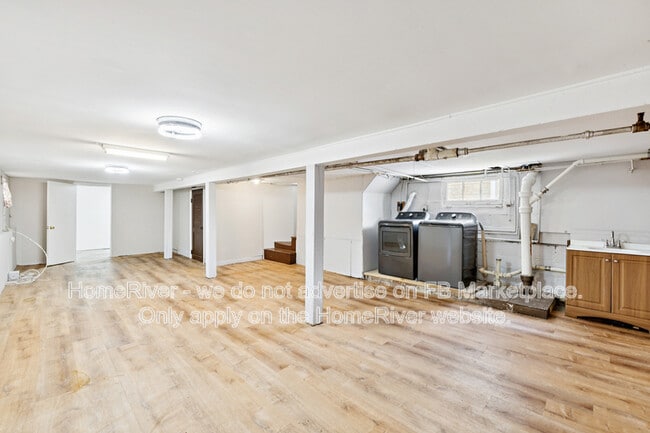 Building Photo - 11 Cedar St