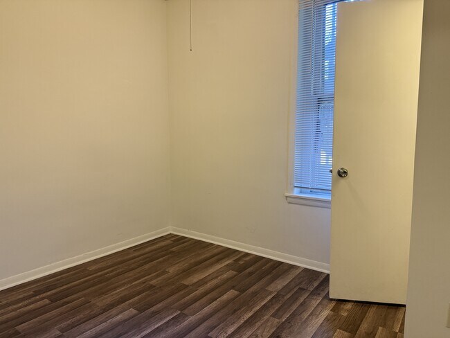 Building Photo - 11335 S Langley Ave