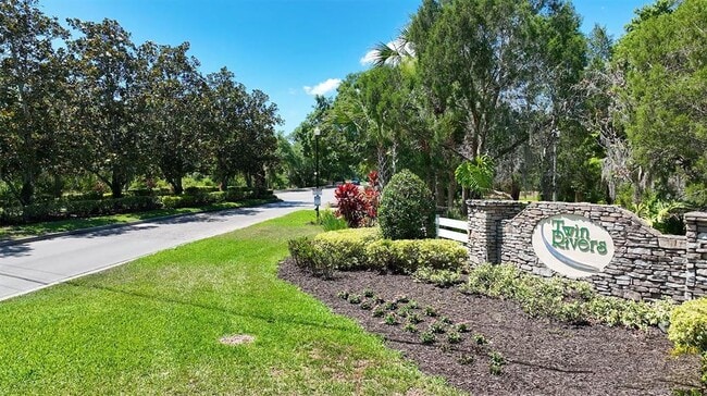 Building Photo - 14265 17th Ct E