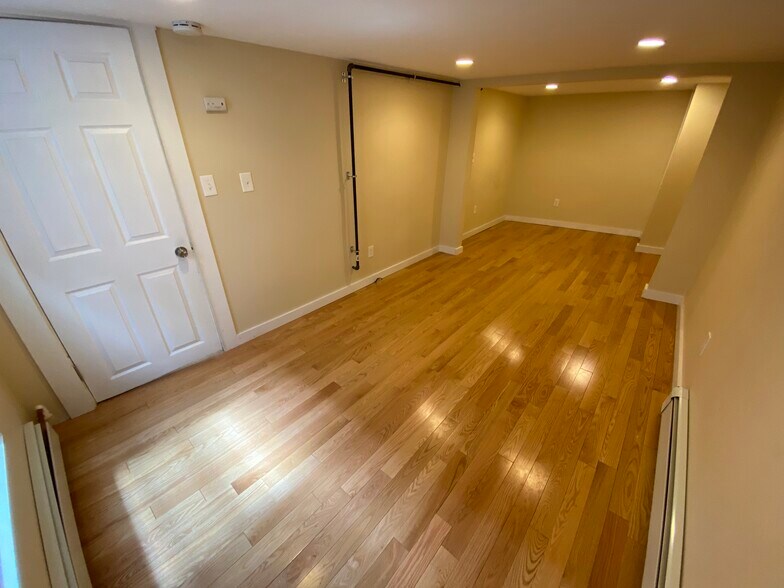 Building Photo - 238 Cambridge St