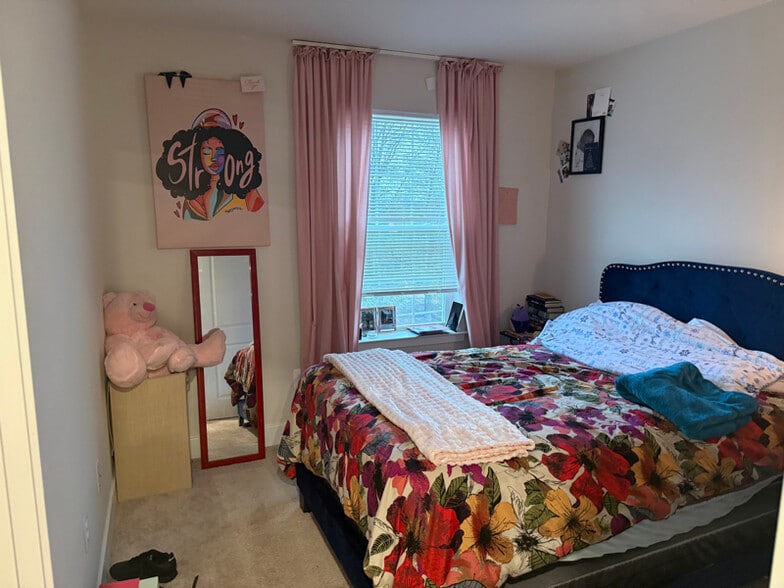 Building Photo - 7852 Johnnycake Rd