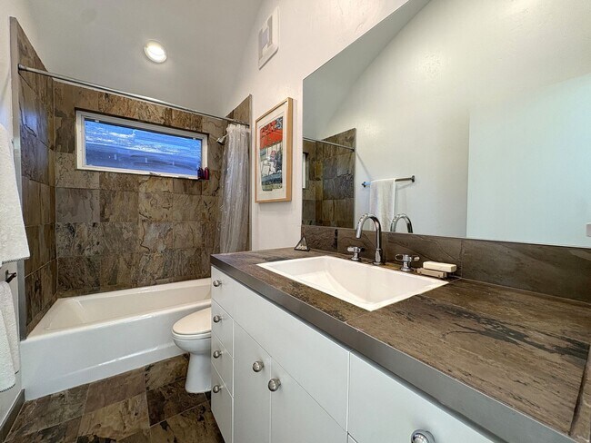 Building Photo - Modern Home availalble for lease in Menlo ...